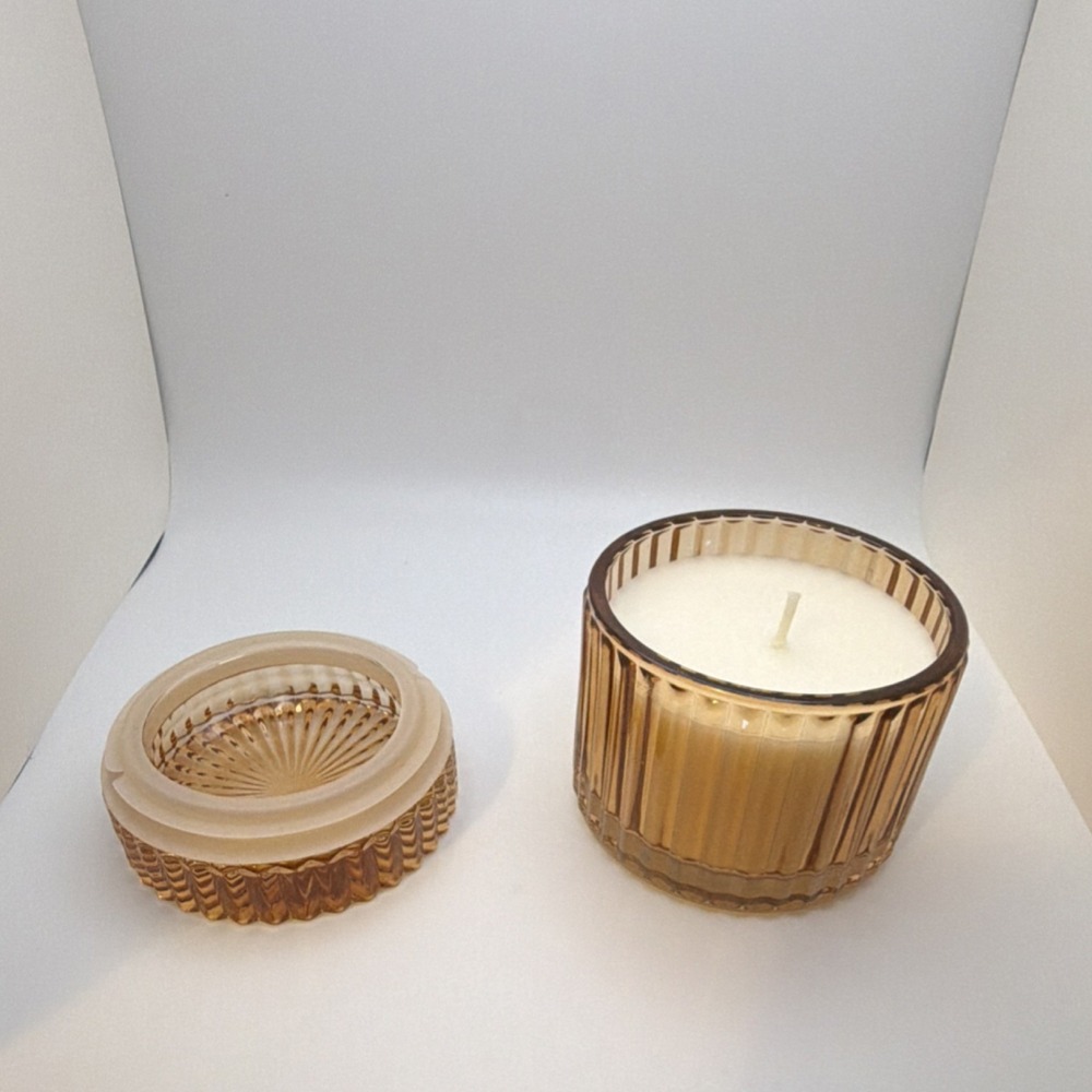 Leoben Company Amber Saffron Scented Soy Wax Candle Glass Jar 6oz BAS90943